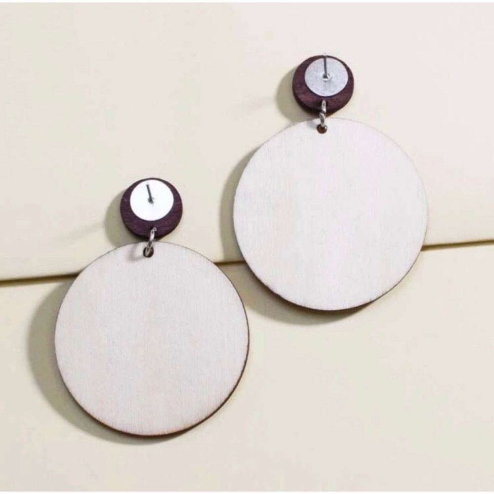 1 LEFT! Wood Flower Print Circle Earrings - Picture 3 of 3